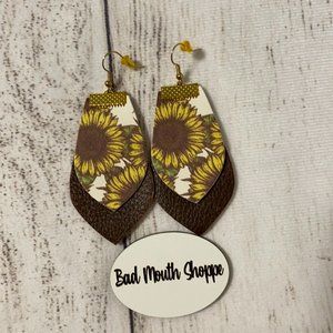 *Handmade Sunflower Leather Flap Dangle Fashion Earrings